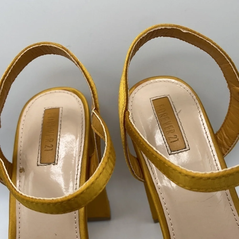 FOREVER 21 WOMEN’S GOLD PLATFORM BLOCKED HEELS SANDAL SZ 7.5